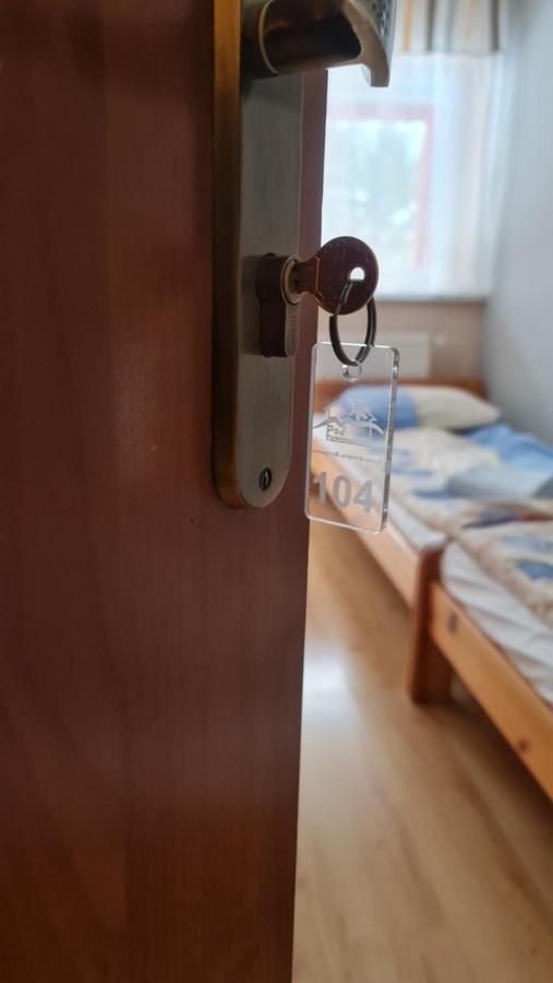 ホテル Pod Kamiennikiem Trzemesnia エクステリア 写真